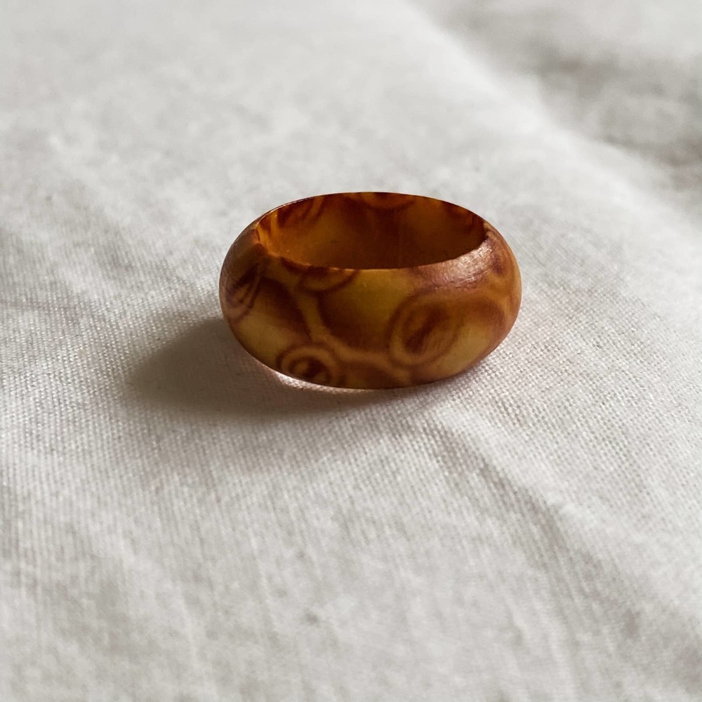 VTG Faux Wood Blonde Sunset Band Ring
